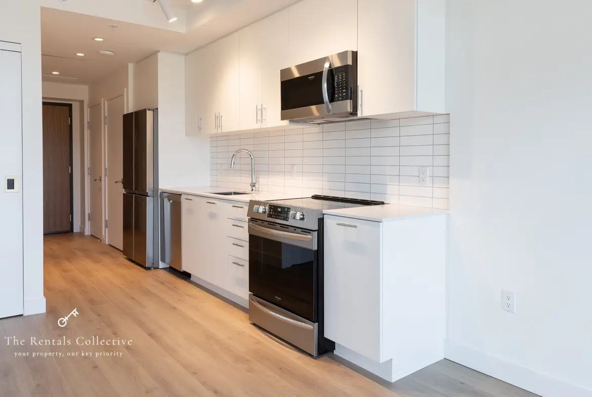 W 1st St, North Vancouver, BC V7M 1B5