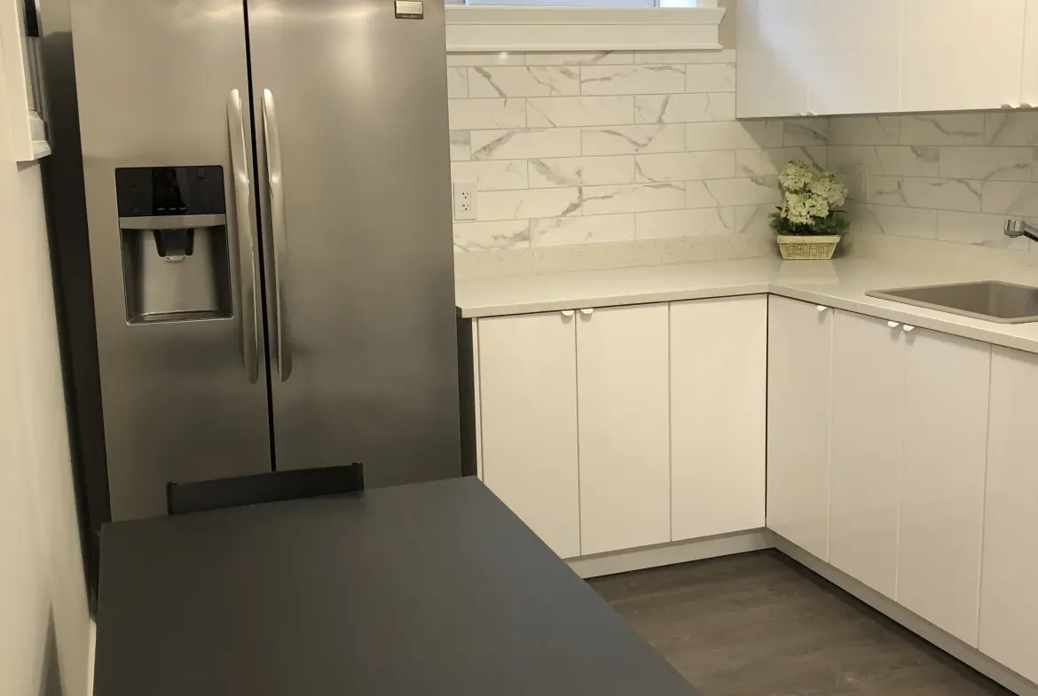 Basement W 35th Ave, Vancouver, BC V6M 1H9