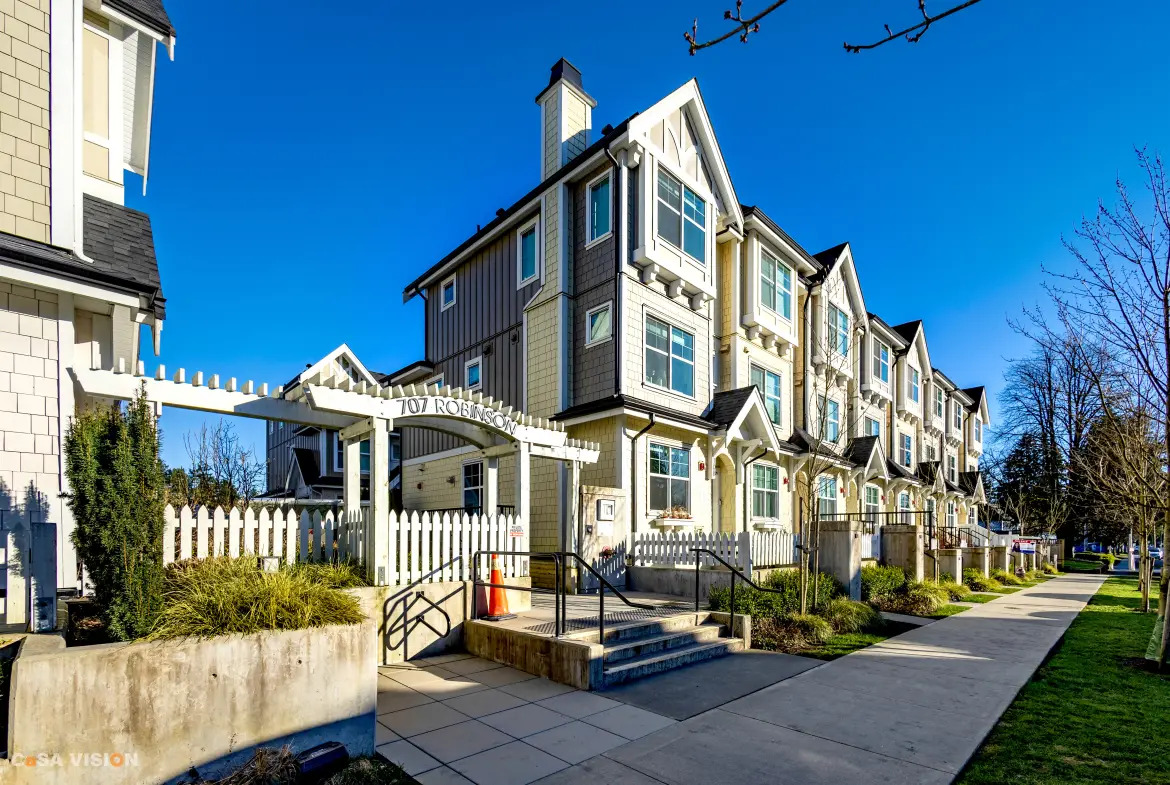 Robinson St, Coquitlam, BC V3J 0M9