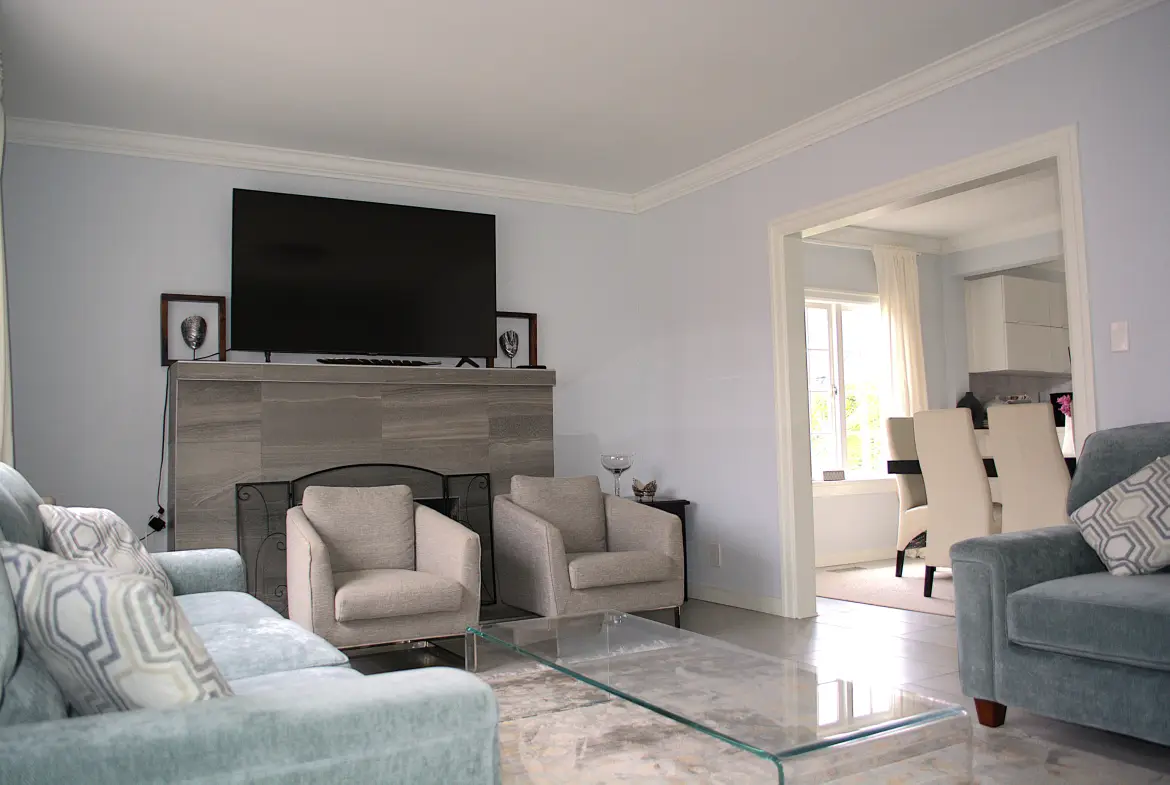 Main Floor 2251 Haywood Avenue, West Vancouver, BC