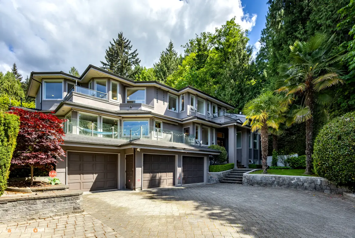 Westmount Place, West Vancouver, BC