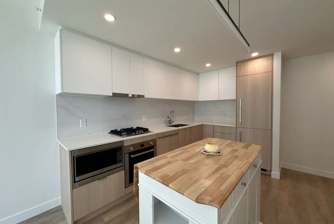 Alderson Avenue, Coquitlam, BC