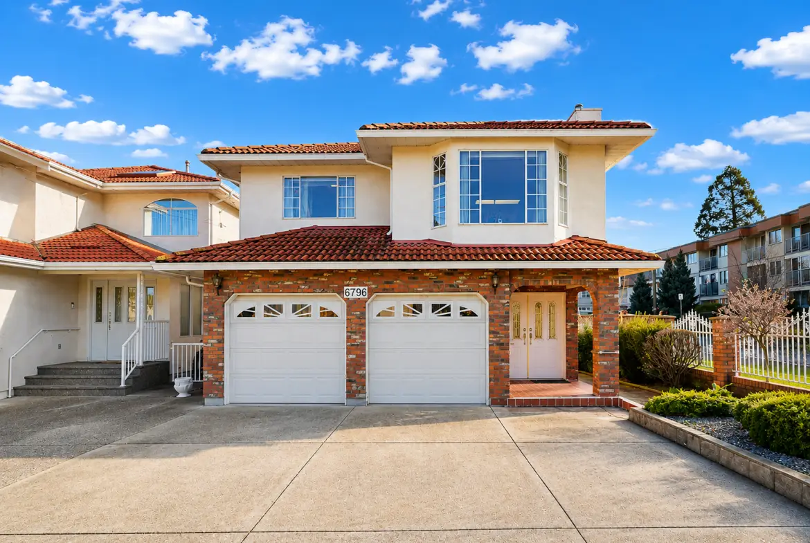 Waltham Ave, Burnaby, BC V5H 3V8