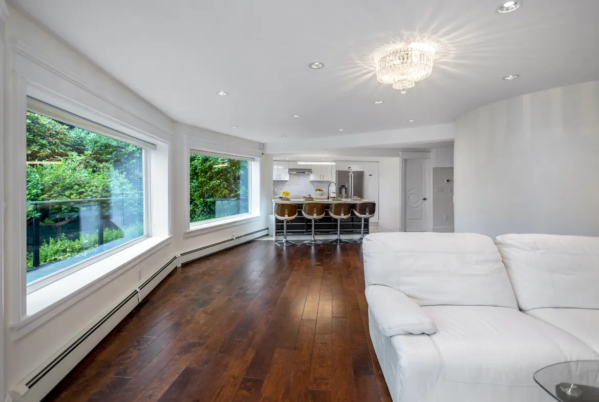 St Andrews Rd, West Vancouver, BC