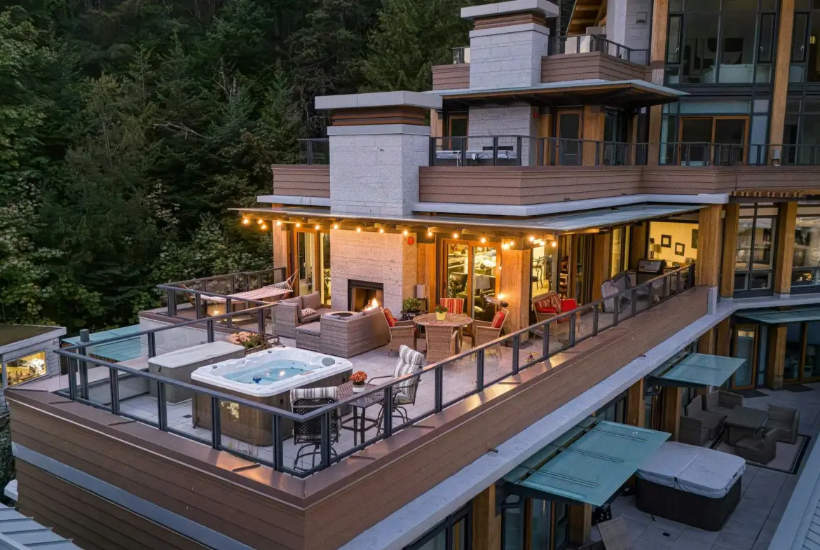6687 Nelson Ave, West Vancouver, BC